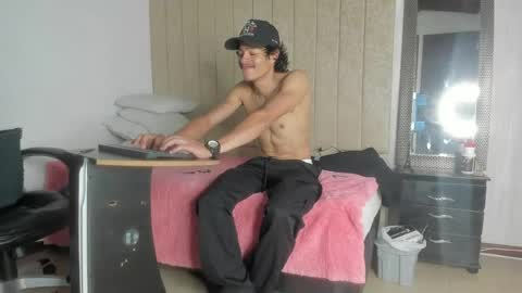 tommyhot7 online show from August 2, 8:49 pm
