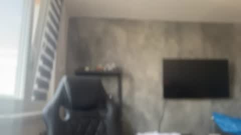 Alpha Thomas online show from August 11, 5:42 am