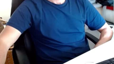 Tom online show from August 11, 2:52 pm