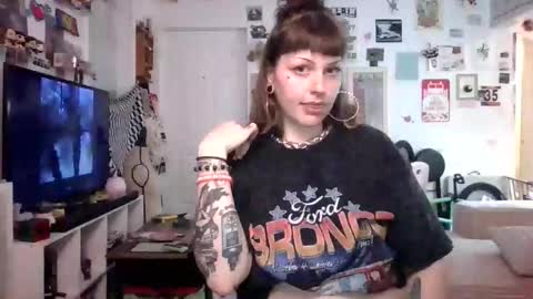 Tonka Wilde online show from February 19, 5:16 am
