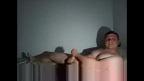 tonny54880 online show from April 16, 7:43 pm