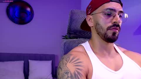 tony muscle1 online show from August 4, 11:46 pm