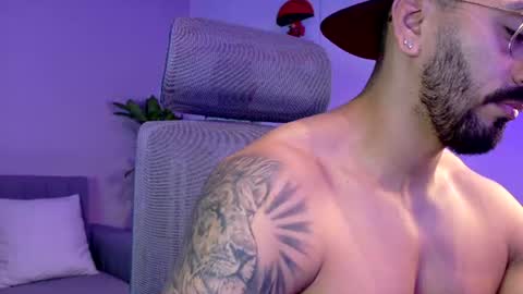 tony muscle1 online show from August 12, 1:13 pm