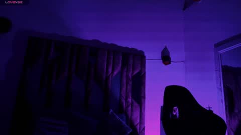 tony_petrov online show from August 31, 4:46 am