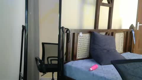 tonya_tash7 online show from August 12, 12:51 pm