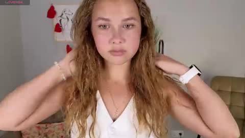 Emily online show from August 8, 10:15 am