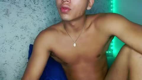 tonydesire_ online show from July 9, 10:04 pm