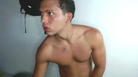 tonydesire_ online show from July 30, 10:27 pm