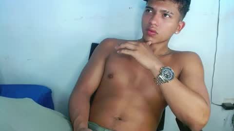 tonydesire_ online show from August 13, 9:07 pm