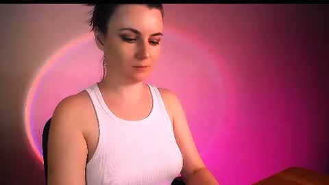 too_beautiful online show from August 3, 9:55 pm
