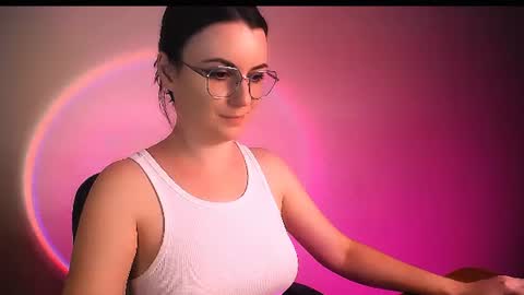 too_beautiful online show from August 5, 7:34 pm