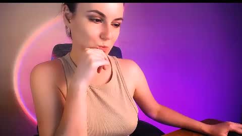 too_beautiful online show from August 12, 8:55 pm