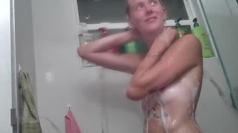 toofreakyforu online show from June 11, 8:42 am