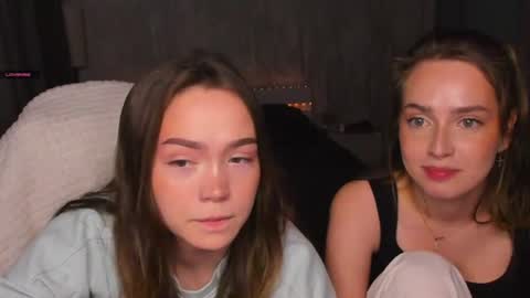 top_twins online show from July 9, 4:56 pm