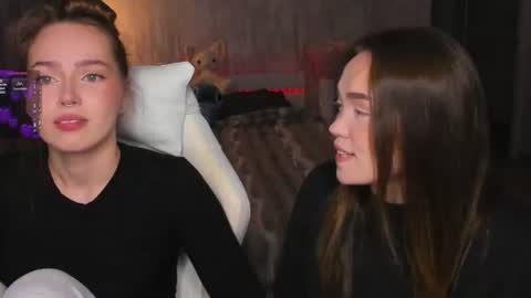 top_twins online show from July 22, 5:59 pm