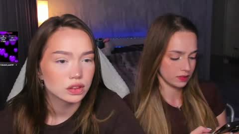 top_twins online show from July 23, 10:28 am