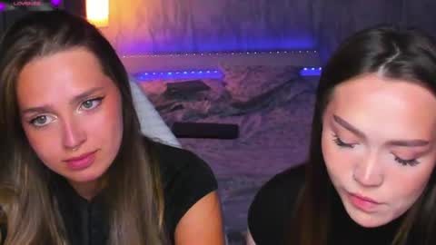 top_twins online show from August 20, 2:45 pm