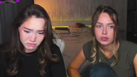 top_twins online show from August 27, 2:58 pm