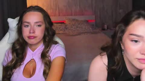 top_twins online show from August 29, 3:44 pm