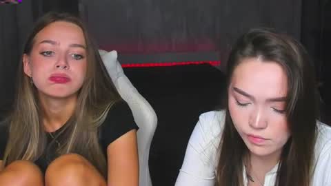 top_twins online show from September 8, 2:02 pm