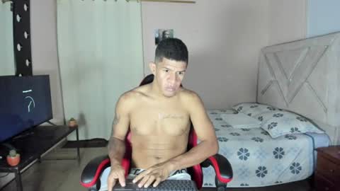 TopTony22 online show from August 10, 11:06 pm