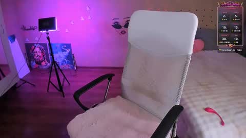 tori93_ online show from July 24, 2:53 pm