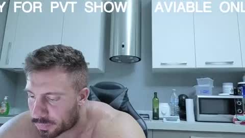 toro_arrapato online show from August 4, 3:31 pm