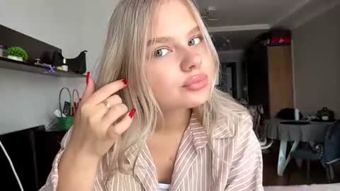 Linda online show from July 28, 9:59 am