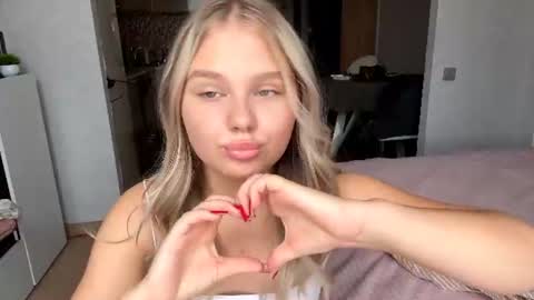 Linda online show from July 30, 10:33 am