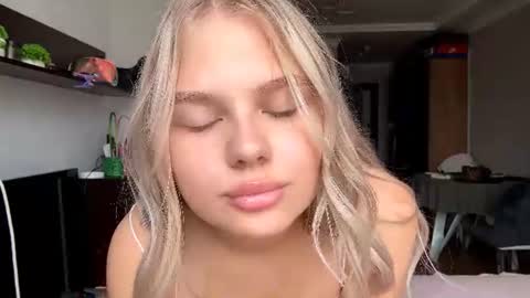 Linda online show from July 30, 12:45 pm