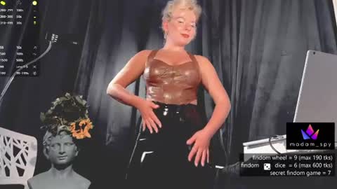 Madam Viktoria on vacation December 16 - December 20     online show from July 29, 9:38 am