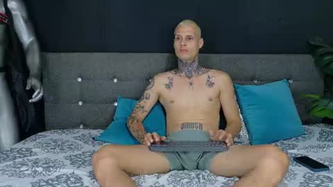Stiven online show from August 8, 2:17 pm