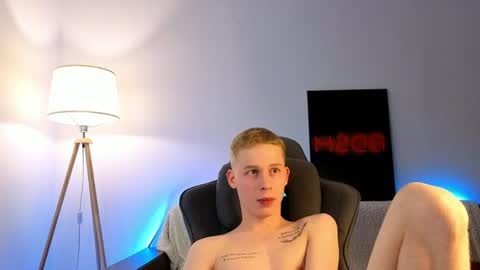 Max online show from August 10, 4:19 pm