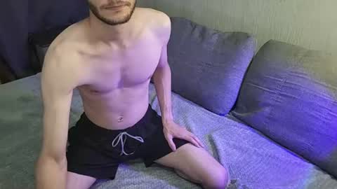 trace_fox_ online show from August 6, 12:09 am
