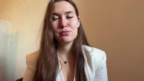 Thea online show from August 11, 8:38 am