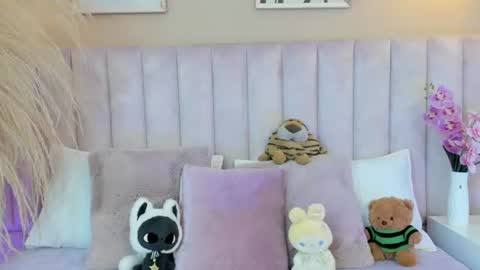 Tracy  online show from August 6, 8:30 pm