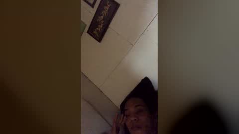 Amor  THUMBS-UP ME online show from March 9, 11:17 am