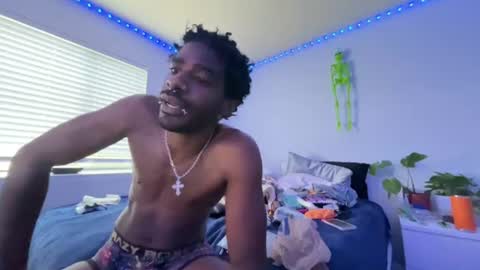 traphouseslim online show from August 16, 10:47 pm