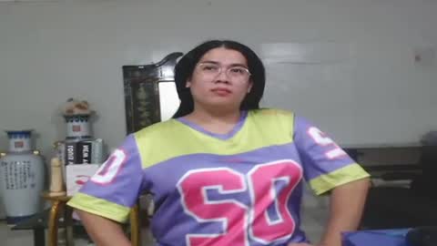 travelergirl online show from July 20, 11:13 am