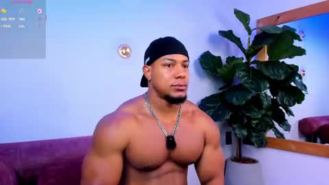 travis_lenox_ online show from August 8, 2:06 pm