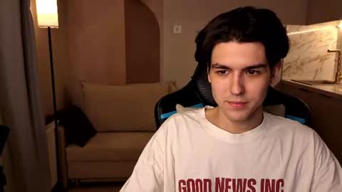 travisrivas online show from June 17, 1:59 am