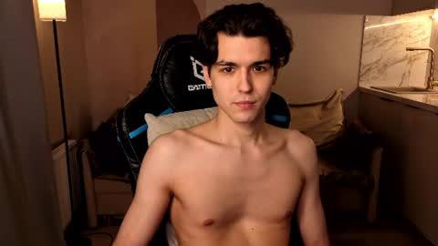 travisrivas online show from June 23, 3:51 am