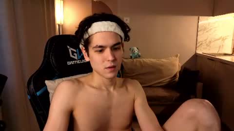 travisrivas online show from July 16, 4:35 am