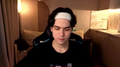 travisrivas online show from July 18, 2:56 am