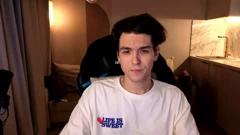 travisrivas online show from July 21, 3:14 pm