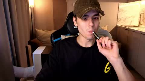 travisrivas online show from July 26, 2:22 pm
