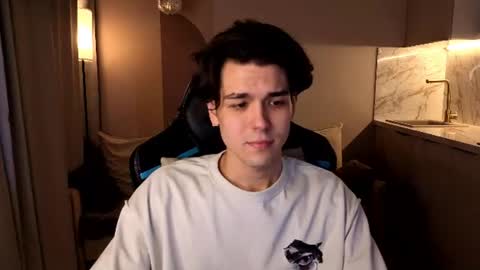 travisrivas online show from August 8, 12:49 pm