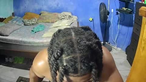 travisx_ online show from May 29, 4:37 am