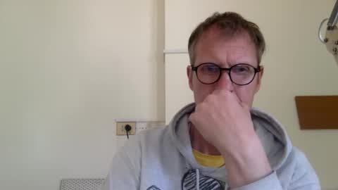 trebo00788 online show from April 4, 4:03 pm