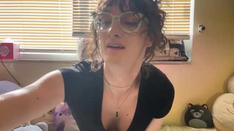 treecups online show from March 28, 8:49 pm